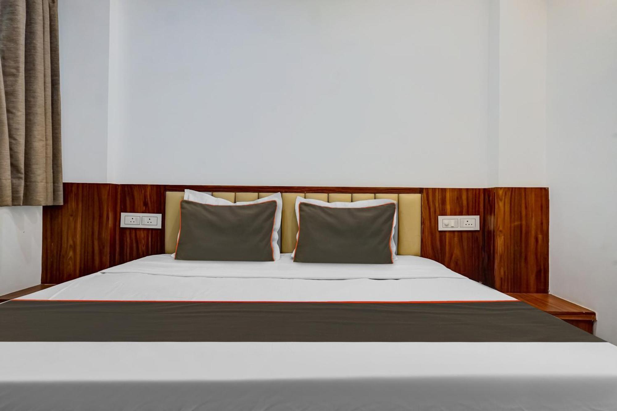 Hotel O Sathvik Executive Hotel Pune